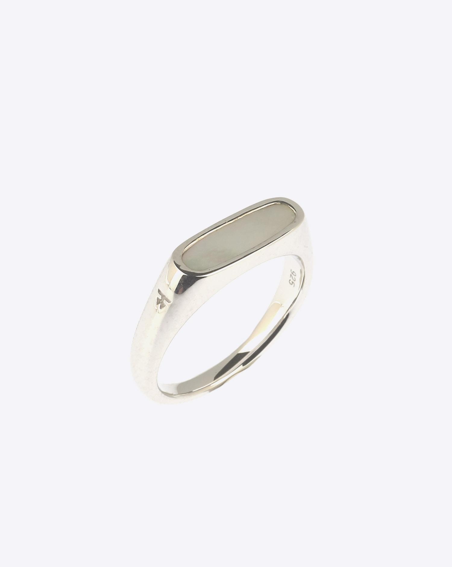 Tom Wood Mario Ring White MOP