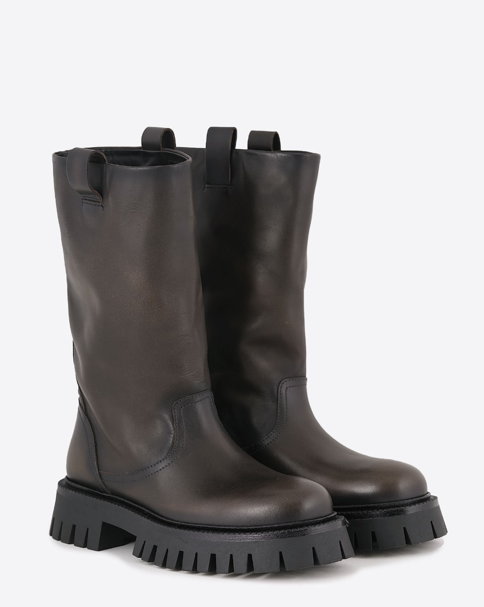 Bottes Kurt Chunky Golden Goose femme en cuir marron vieilli. Sangle amovible.
