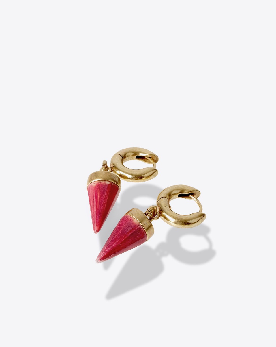 Boucles d'oreilles mini-créoles Be with you Isabel Marant en laiton doré et résine colorée rouge Henna. 