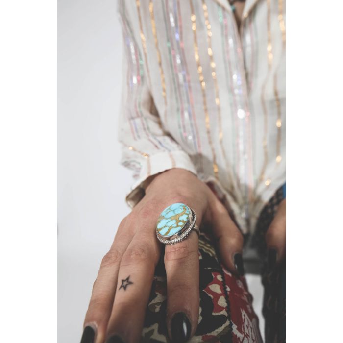 Bague en argent avec une turquoise Kingman brown Harpo Paris.