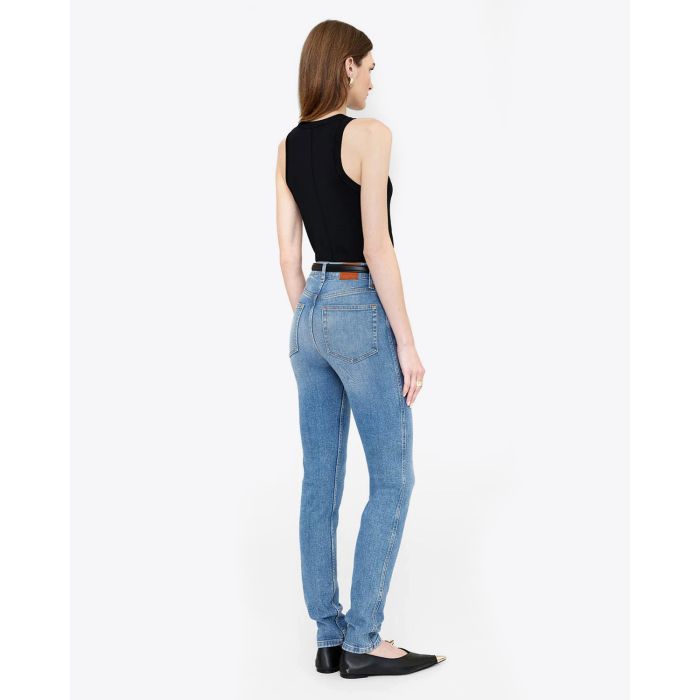 Jean skinny bleu ciel Beck Anine Bing. Porté de dos.