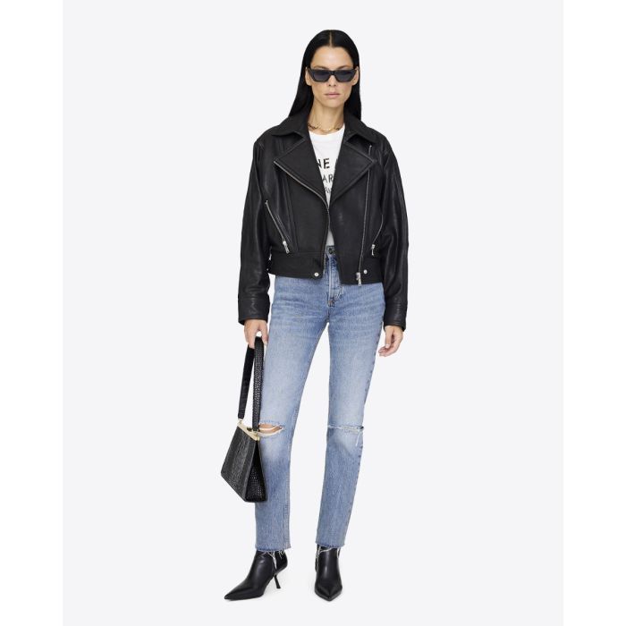 Perfecto Julie Anine Bing en cuir noir, porté de face ouvert.