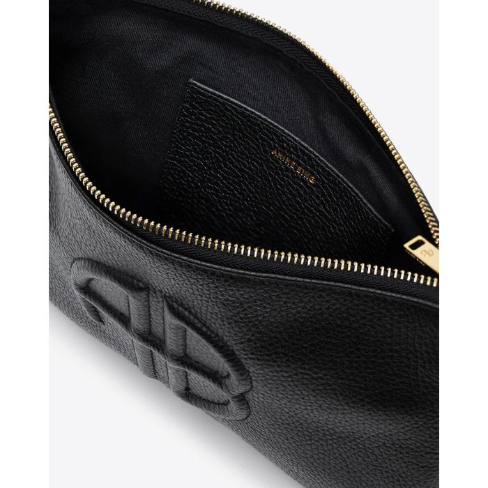 Pochette rectangulaire Lili en cuir noir Anine Bing. Vue ouverte. 