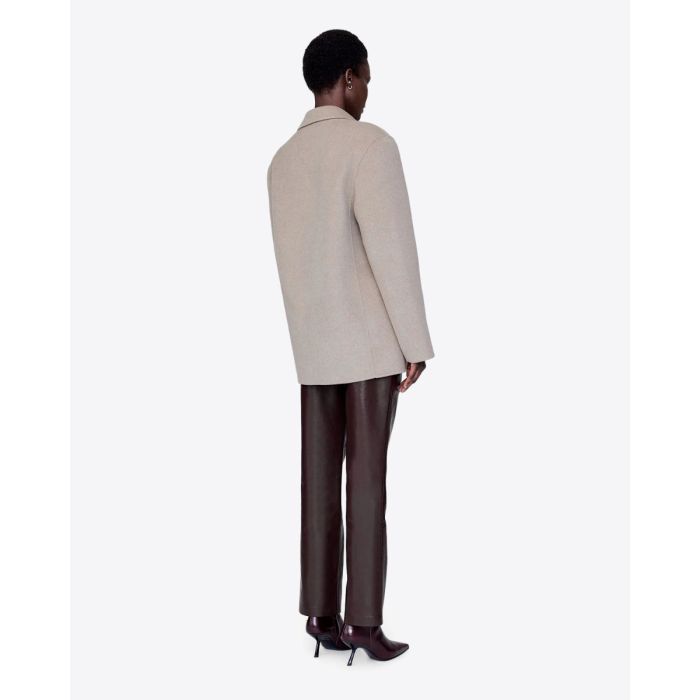 Veste blazer Quinn Anine Bing en laine et cachemire double face beige porté de dos.