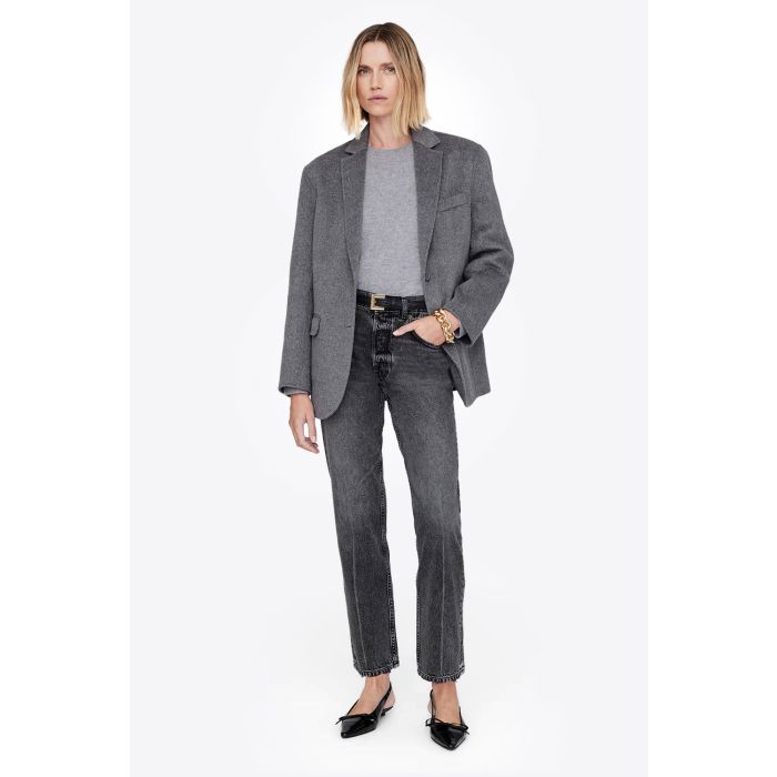 Veste blazer Quinn Anine Bing en laine et cachemire gris. Vue porté face. 