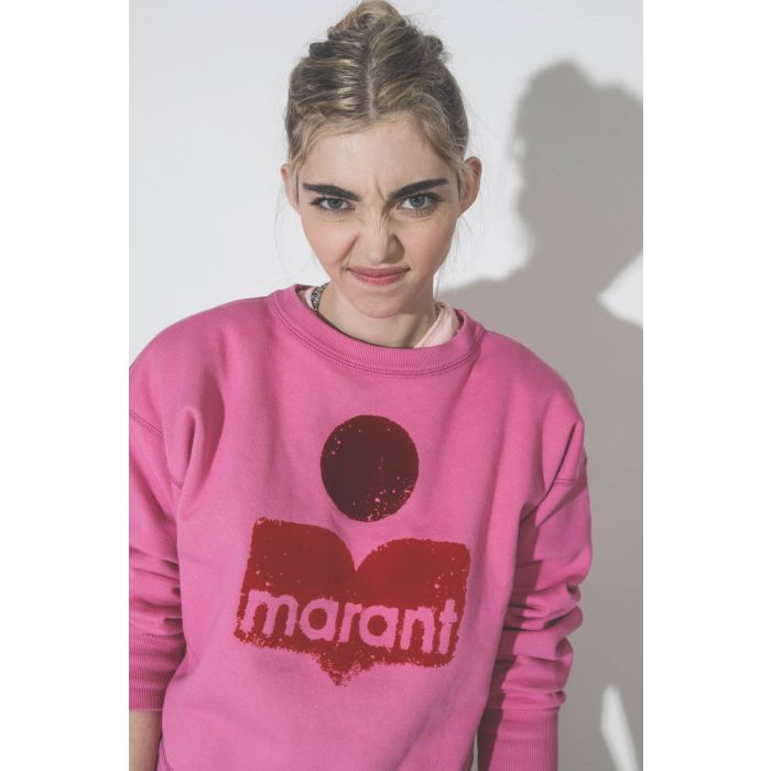 Sweat-shirt Logo rose Mobyli Isabel Marant Etoile. Gros plan.  
