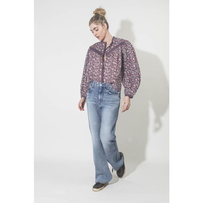 Chemise en voile de coton imprimé écru Salika Isabel Marant Etoile. Porté avec un jean. 