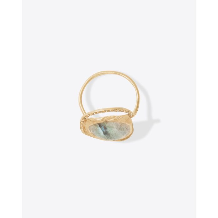 Bague en or jaune 9 carats diamants et Labradorite Gaïa Pascale Monvoisin. Profil.