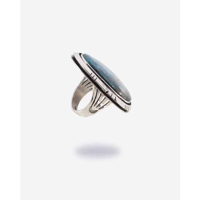 Bague L.J Navajo Harpo avec une pierre turquoise Kingman. 