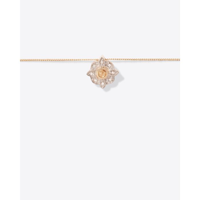 Collier ras du cou pendentif  en or jaune et argent 9 carats, diamants sur chaine en or jaune 14 carats Bettina Pascale Monvoisin. Face. Détail du pendentif. 