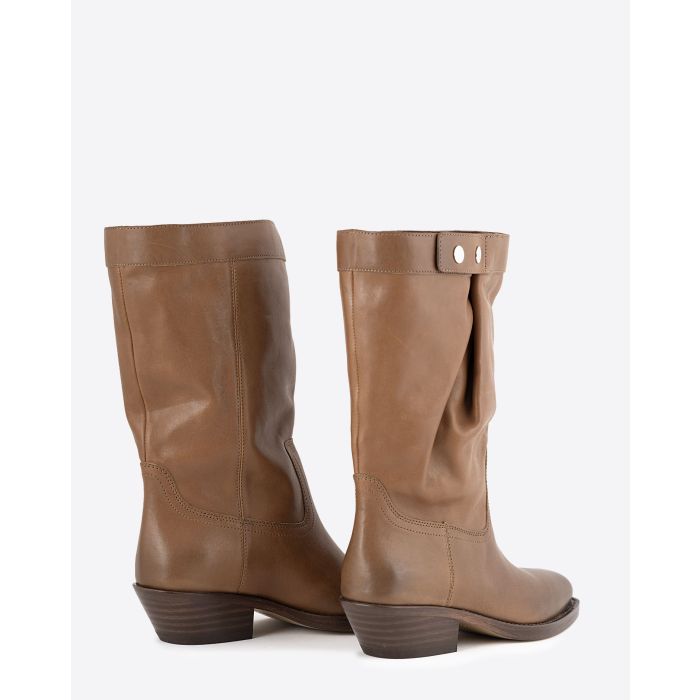 Boots avec tige haute Ademe Isabel Marant en cuir marron. Vue arrière. 