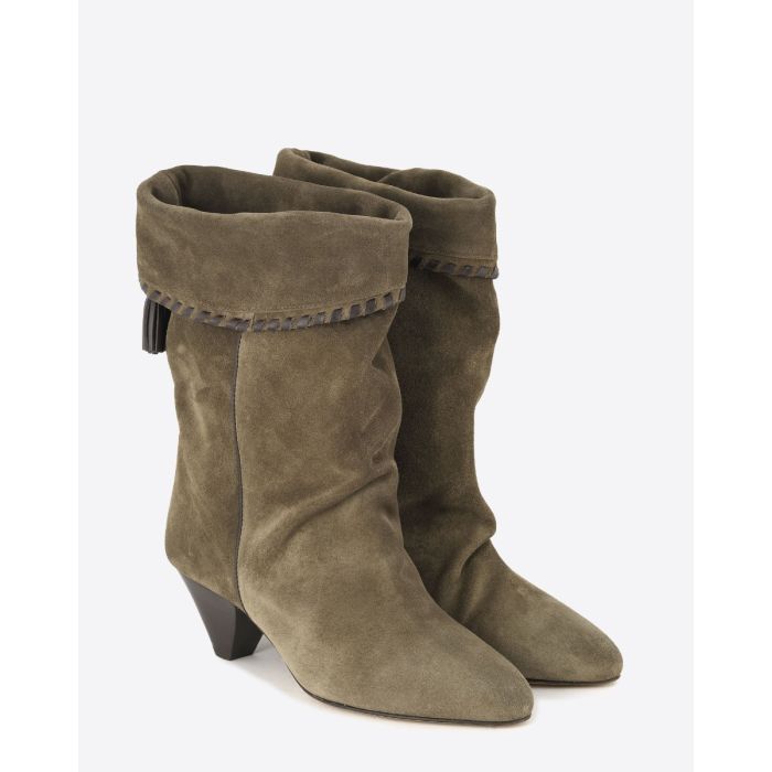 Boots Dalby Isabel Marant en cuir suédé bronze. Détail du revers souligné de cuir tressé ton sur ton. 
