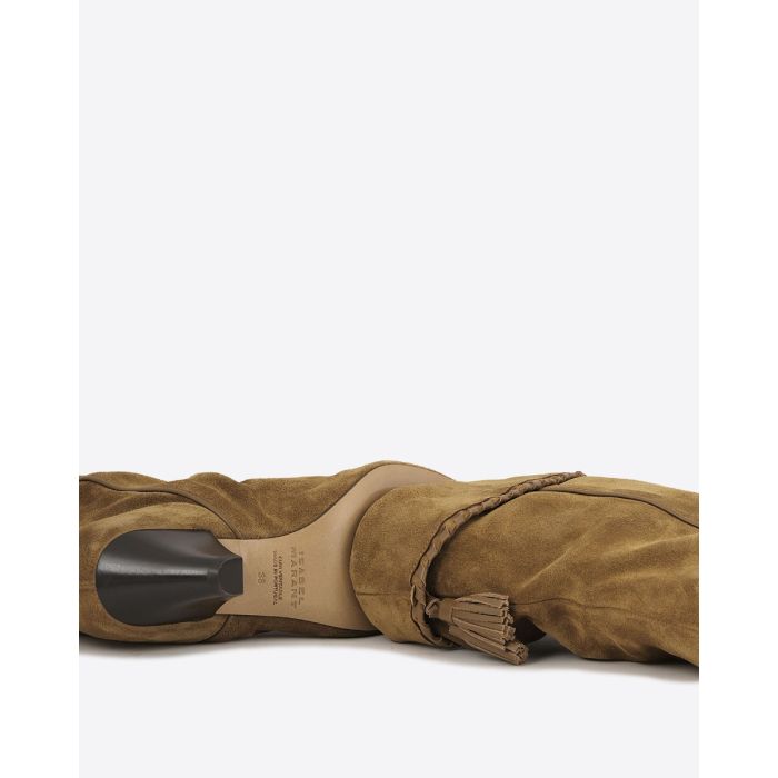 Boots Dalby Isabel Marant en cuir suédé drapé cognac. Détail du dessous des semelles en cuir.