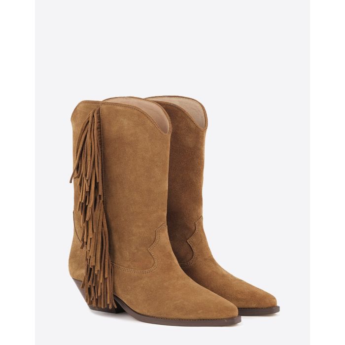 Bottes courtes Duerto Isabel Marant en cuir suédé cognac à franges. Face.