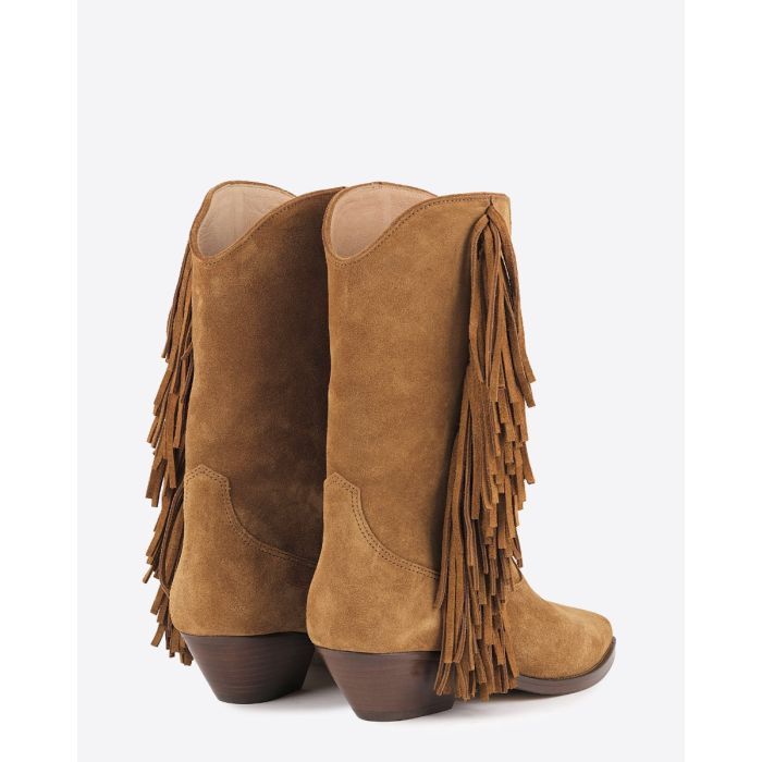 Bottes courtes Duerto Isabel Marant en cuir suédé cognac à franges. Dos.
