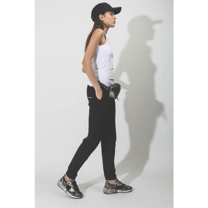 Casquette de baseball en toile noire brodé R13 devant r13
