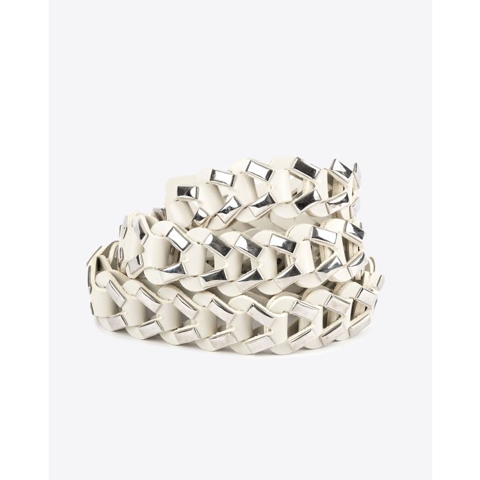 Ceinture fine tressée en cuir blanc et métal argenté Cetju Isabel Marant. Détail des rivets.