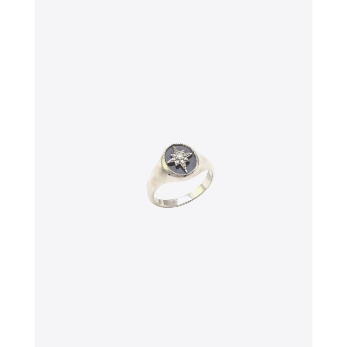 Bague chevalière Make a Wish De Jaegher en argent, onyx et diamants. Vue de profil.