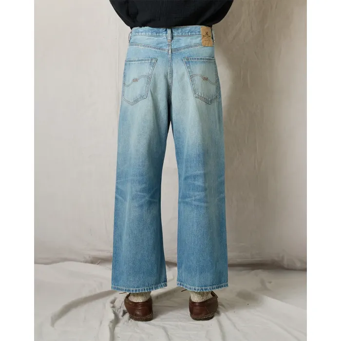 Jean Georgia Denimist en denim délavé. Vue dos. 