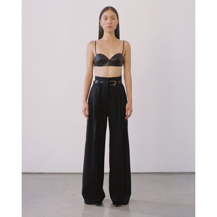 Pantalon large taille haute avec ceinture en cuir Wilhelm Vautrait. Face.
