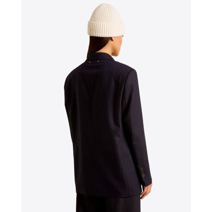 Veste blazer Maia Golden Goose en laine froide bleu nuit à rayures portée de dos.