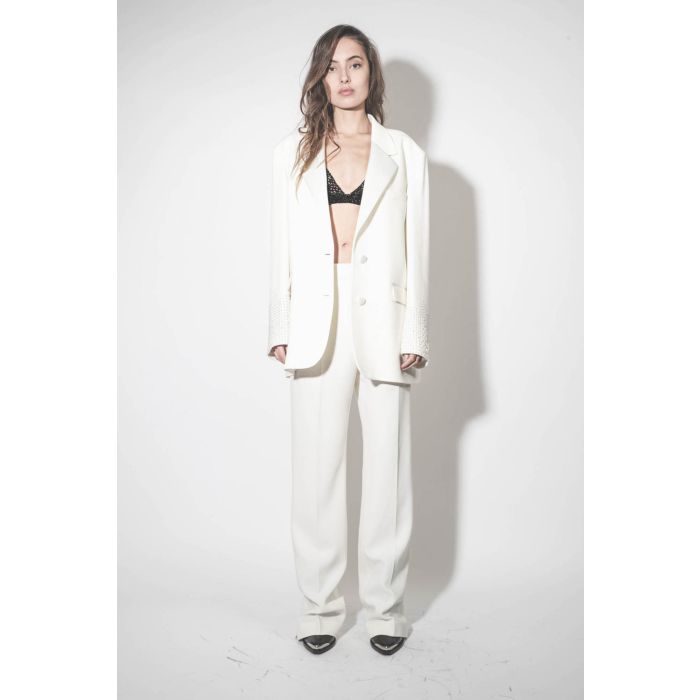 Pantalon droit fluide en viscose et laine écru Melissa Golden Goose. Porté de face.