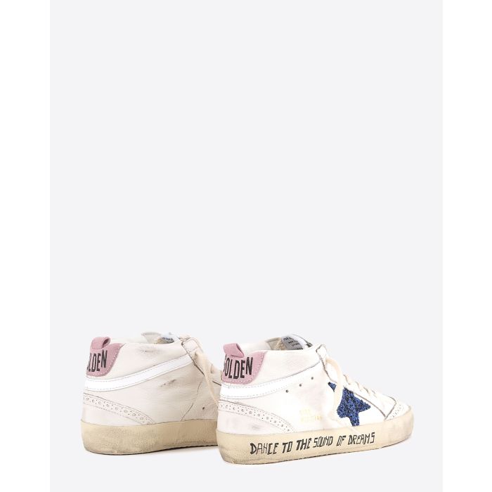 Sneakers Mid Star Golden Goose femme en cuir blanc étoile à paillettes bleues arrière rose. Arrière.