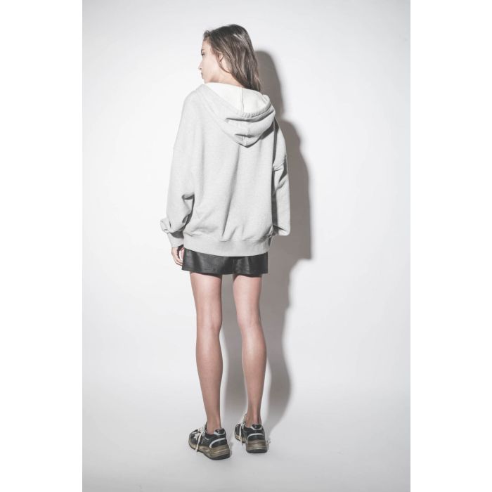 Sweatshirt à capuche gris chiné logo brodé Golden Goose 78. Porté de dos.