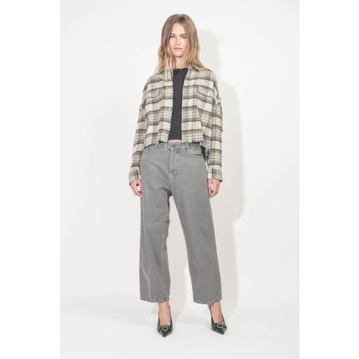 Jean Betty Haikure en denim gris Soft Lead Grey. Porté de face.