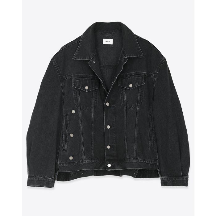 Veste oversize en jean noire Janet Haikure. A porter droite ou croisée. Face. 