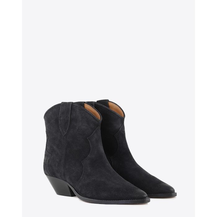 Boots Santiags Dewina Isabel Marant en cuir suédé noir délavé. Vue de face.