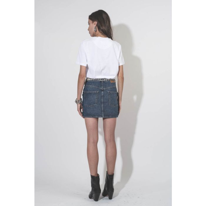Ceinture tressée en cuir blanc et métal argenté Cetju Isabel Marant. Porté de dos.