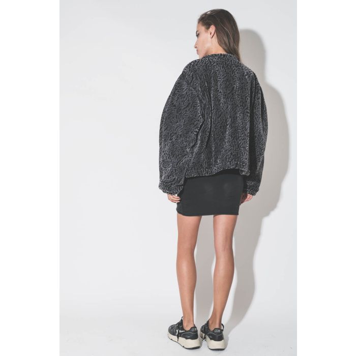 Blouson forme bomber en velours noir et gris damassé Abelina Isabel Marant Etoile. Porté de dos.