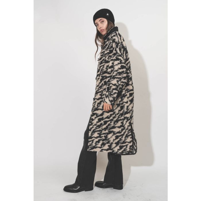 Jean taille haute légèrement évasé toile noir délavé Belvira Isabel Marant Etoile. Détail du bas légèrement évasé.