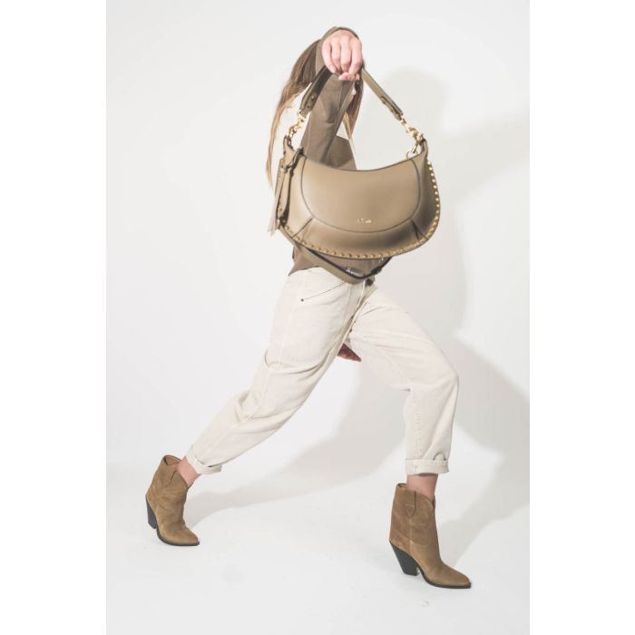 Jean Catarina Isabel Marant en toile de coton écru. Porté avec des boots à talons.