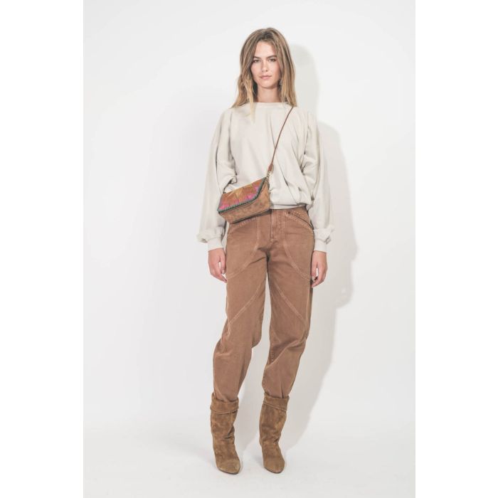 Jean Catarina Isabel Marant Etoile en toile de coton ocre. Porté de face.