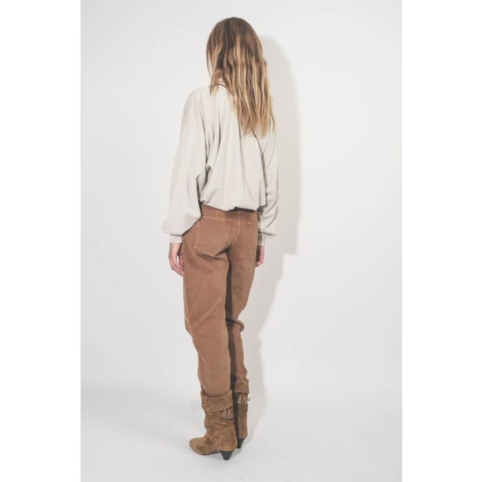 Jean Catarina Isabel Marant Etoile en toile de coton ocre. Porté de dos.