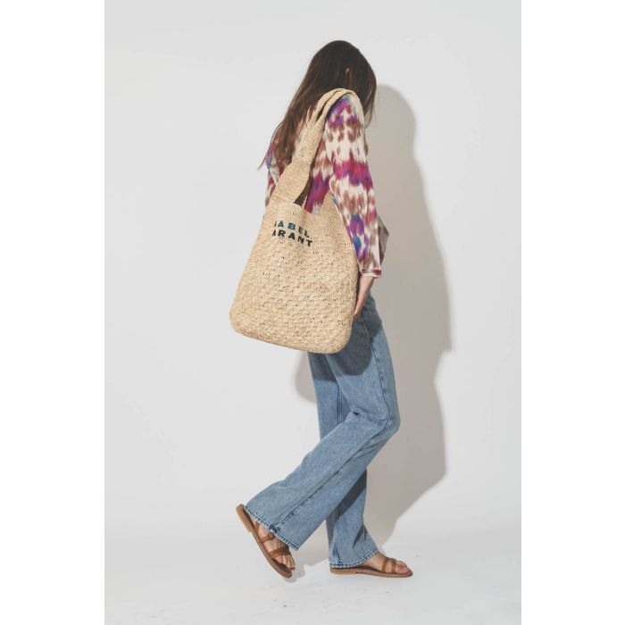 Jean taille haute fluide en tencel bleu ciel Belvira Isabel Marant Etoile. Porté de profil.