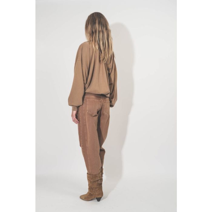 Jean Oriane Isabel Marant Etoile en toile denim ocre. Porté de dos.