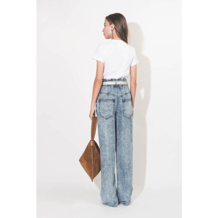 Pantalon taille haute en lyocell bleu délavé Priana Isabel Marant Etoile. Porté de dos.