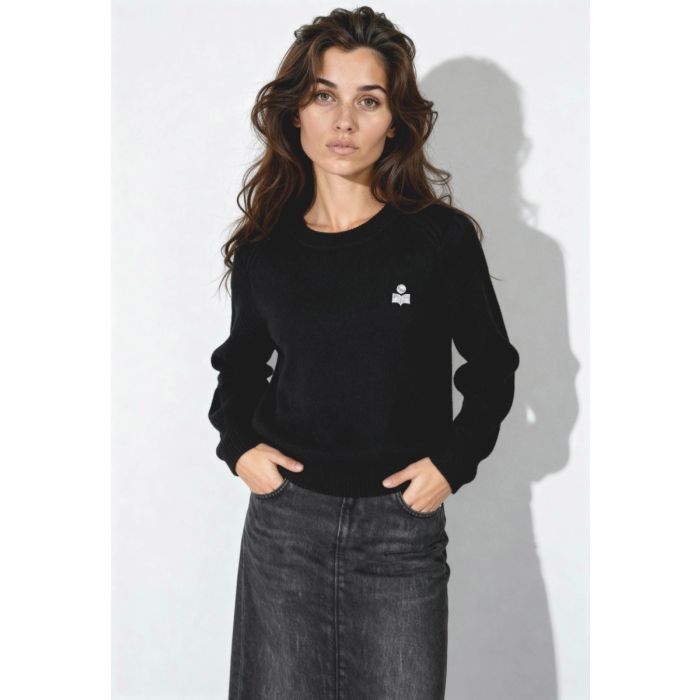 Pull Abelle Isabel Marant Étoile en coton et laine noir, logo brodé en argent sur la poitrine. Porté de face.
