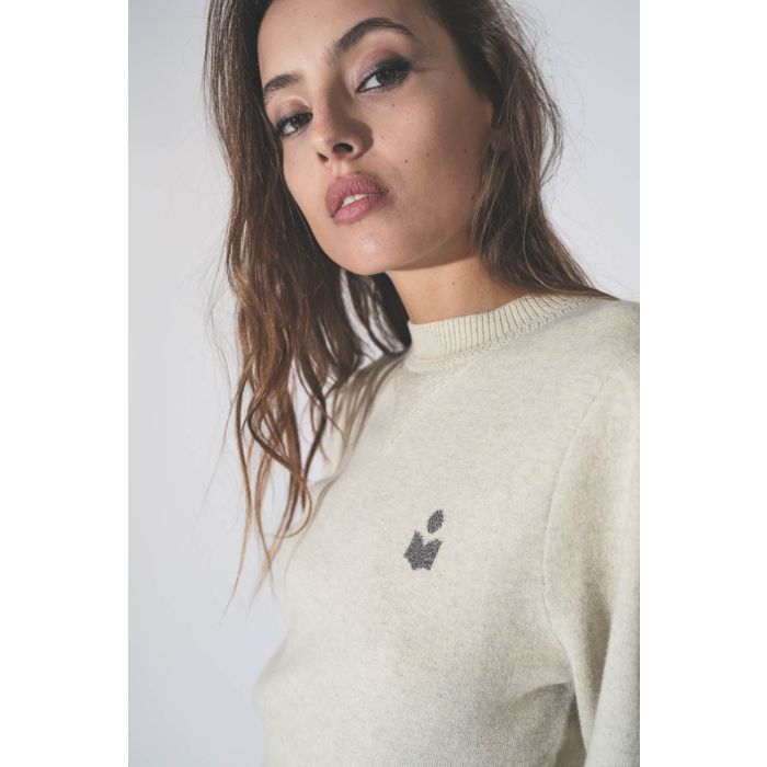 Pull col montant gris clair mini logo argent Kelaya Isabel Marant Etoile. Détail du mini logo argent.