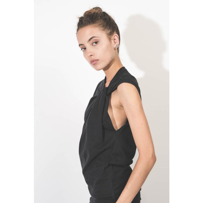 Mini-robe drapée en jersey de coton noir Leany Isabel Marant Etoile. Détail de l'emmanchure. 