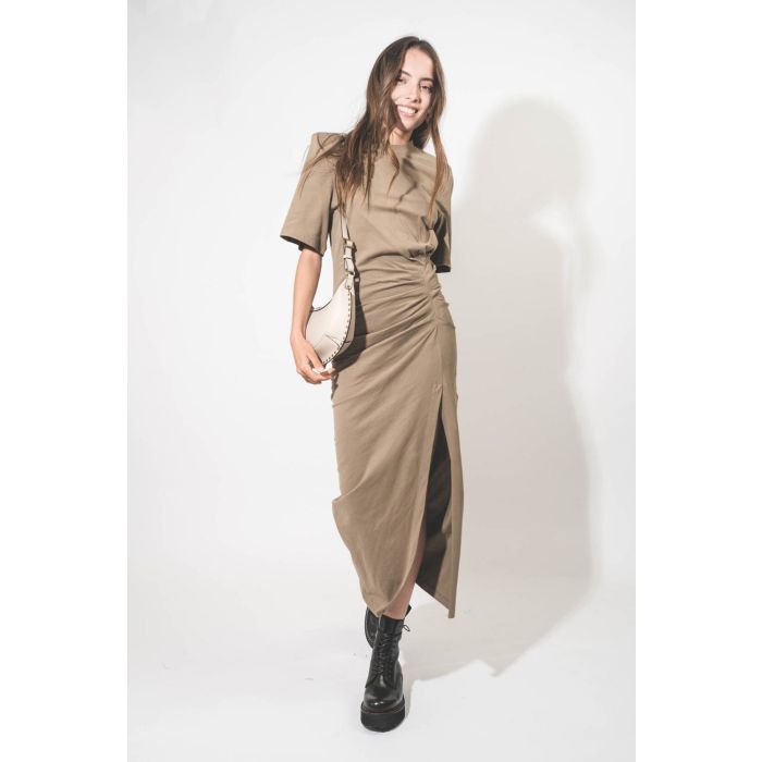Robe longue manches courtes drapée et fendue en jersey de coton kaki Lexia Isabel Marant Etoile. Porté de face.
