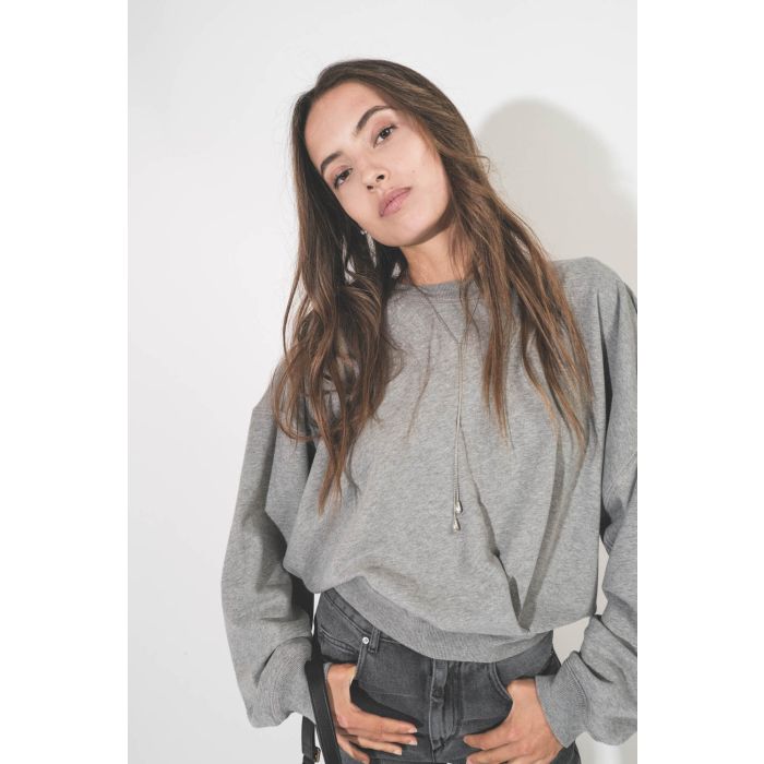 Sweatshirt col rond manches longues chauve-souris avec plis devant gris chiné clair Paulia Isabel Marant Etoile. Détail du col.