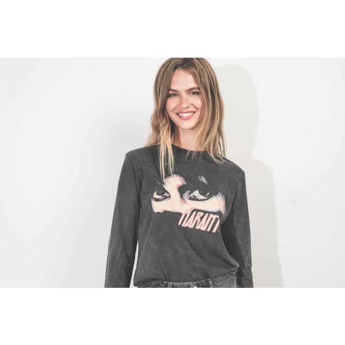 Tee-shirt Martine Isabel Marant en coton noir délavé imprimé. Porté avec le sourire.