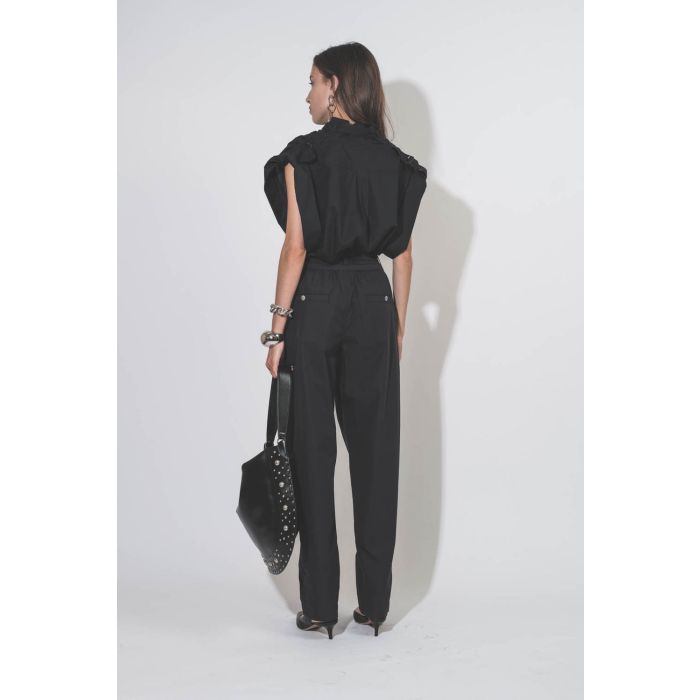 Top sans manches avec sangles sur les épaules et col en toile noire Remea Isabel Marant Etoile. Porté de dos.