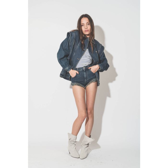 Veste en jean bleu épaulée manches longues amovibles Harmon Isabel Marant Etoile. Porté avec une marinière.