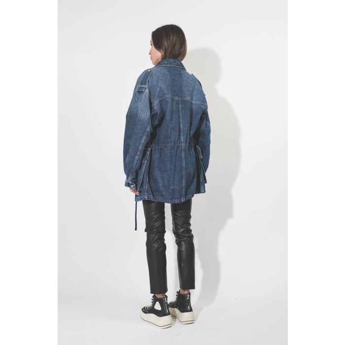 Veste longue en jean bleu Joanna Isabel Marant Etoile. Porté de dos.
