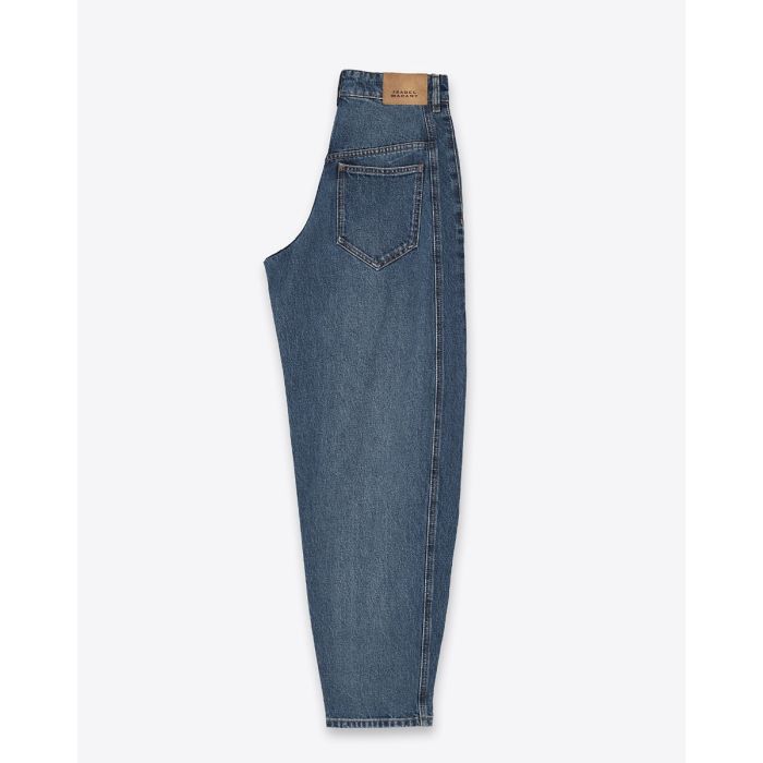 Jean Barelle Oriane Isabel marant en denim bleu. Détail de la jambe arrondie. Profil.